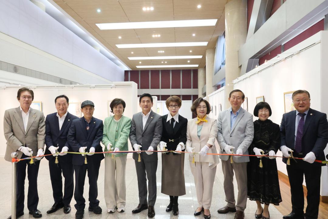 용산구의회, 2026 용산문학 초대 시화전 참석