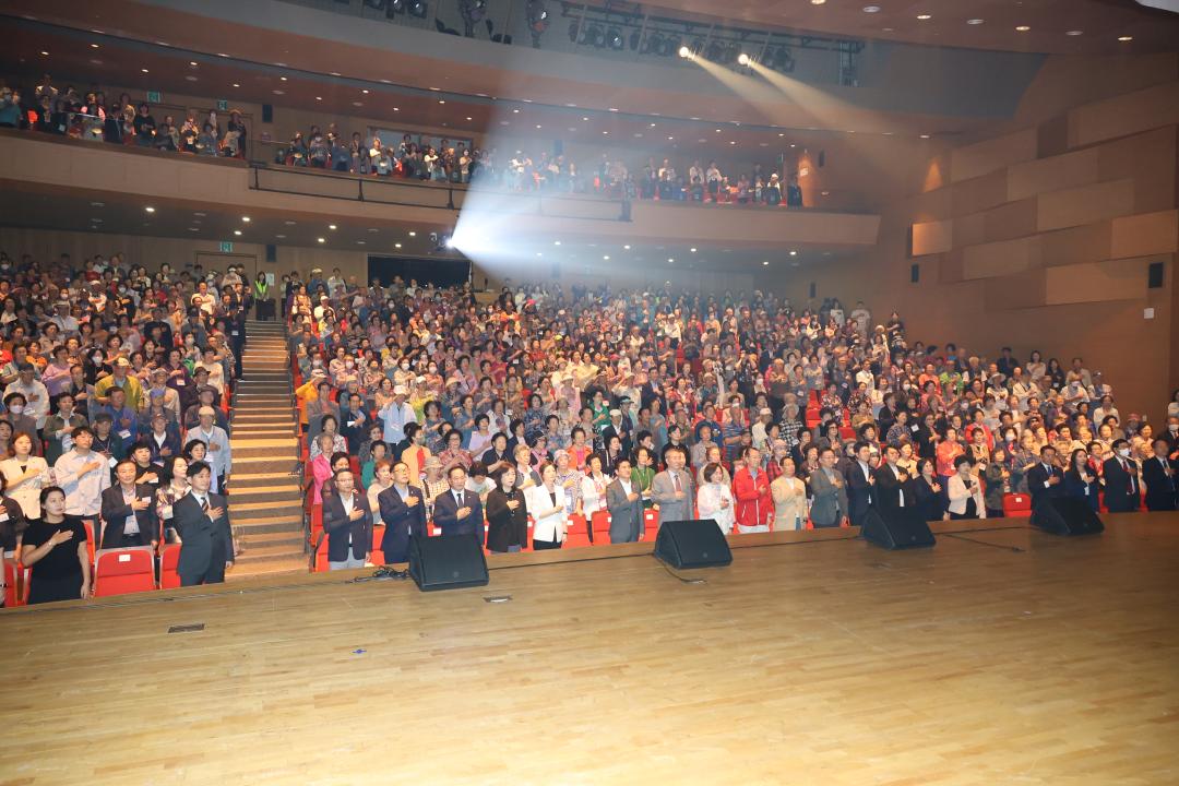 '용산구의회, 노인의날 기념 행사 참석' 게시글의 사진(2) '245A5475.JPG'