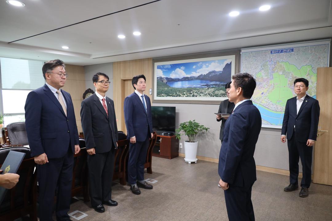 용산구의회, 의회사무국 자문변호사 위촉