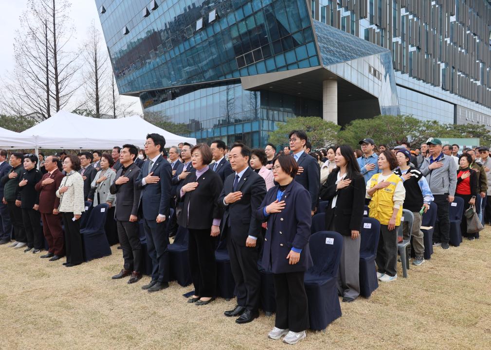 용산구의회, 구청사 주민 친화 힐링정원 준공식 참석