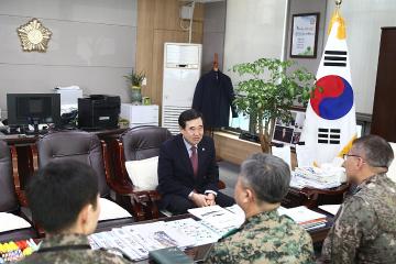 육군 218연대 이취임 3대대장 방문