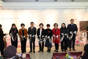 용산구의회, 시립 용산 노인종합복지관 전시회 '순간' 참석
